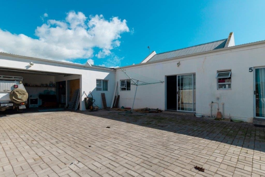 5 Bedroom Property for Sale in Velddrif Western Cape